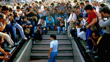 Un 5 de julio de 1984 comenzó la historia de Diego Armando Maradona como jugador del Napoli, club con el que mostró una de sus mejores versiones.