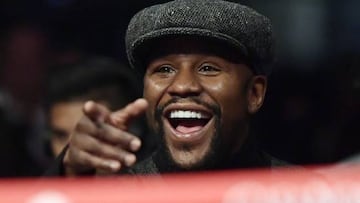 Floyd Mayweather disfrutó de la pelea entre Tyson Fury y Deontay Wilder en el Staples Center de Los Ángeles.