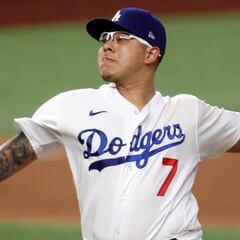 Julio Urías es el mexicano con más victorias en postemporada