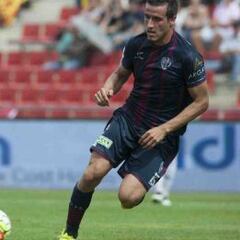 El Elche se mantiene arriba con un triunfo solvente en Huesca