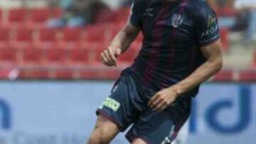 El Elche se mantiene arriba con un triunfo solvente en Huesca