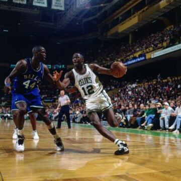 Dominique Wilkins con los Boston Celtics.