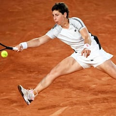 Carla Suárez brilla en su regreso, pero se despide de París