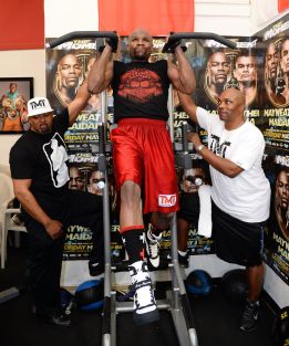 Mayweather ante Maidana con la vista en Rocky Marciano