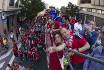 Celebración multitudinaria del Osasuna en las calles de Pamplona