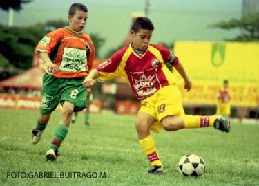 Foto para el recuerdo: James y Mateus en el Pony Fútbol