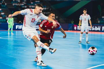 Mellado, autor de tres goles y MVP.