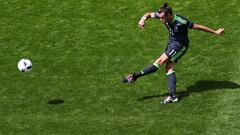 Does Gareth Bale take advice from Cristiano on free kicks?