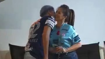 ¡El hijo del año! El entrañable gesto de Kevin Álvarez con su mamá antes de su juego de eLiga MX