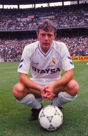 El actual Director de Relaciones Institucionales del Real Madrid, debutó con el primer equipo madridista en 1984. En su primer año, cuando era titular vistió el 8, pero desde 1985, vistió el 7 con el que haría historia en el club de Concha Espina.