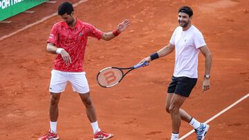Novak Djokovic y Grigor Dimitrov durante un partido en el Adria Tour en Belgrado.