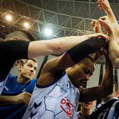 El Gipuzkoa obra el milagro: sale del descenso medio año después