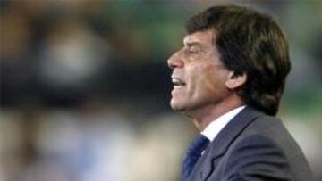 <b>CON PROBLEMAS.</b> El entrenador bético muestra sus deseos de ver a su equipo fuerte en el partido ante el Getafe.