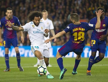 Penalti de Jordi alba a Marcelo.