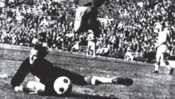 CLAVE. Luis supera a Ahlfedt para marcar el primero.