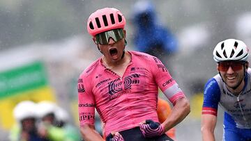 Bissegger celebra su victoria en el Tour de Suiza.