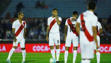 Soccer Football - International Friendly - Uruguay v Peru - Centenario Stadium, Montevideo, Uruguay - October 11, 2019   Peru&#039;s Paolo Guerrero reacts during the match   REUTERS/Andres Cuenca