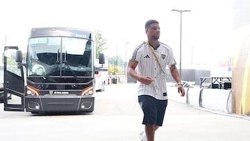 NASHVILLE, TENNESSEE - JUNE 24: Frank Fabra #18 of CA Boca Juniors arrives prior to the FIFA Club World Cup 2025 group C match between Auckland City FC and CA Boca Juniors at GEODIS Park on June 24, 2025 in Nashville, Tennessee. (Photo by Andy Lyons - FIFA/FIFA via Getty Images)