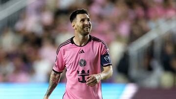 FORT LAUDERDALE, FLORIDA - MARCH 13: Lionel Messi #10 of Inter Miami CF reacts against the Nashville SC during the first half in the Concacaf Champions Cup Round of 16 match at Chase Stadium on March 13, 2024 in Fort Lauderdale, Florida.   Brennan Asplen/Getty Images/AFP (Photo by Brennan Asplen / GETTY IMAGES NORTH AMERICA / Getty Images via AFP)