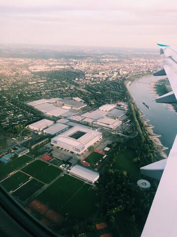 La casa de Fortuna Düseldorf’s  vista desde el aeropuerto de la ciudad. Tiene una capacidad para 54 mil 400. 