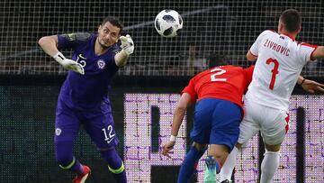 Futbol, Serbia vs Chile. El arquero de la seleccion chilena Gabriel Arias.