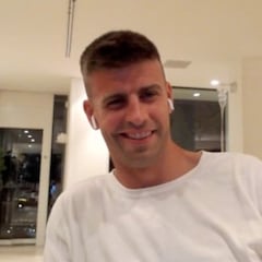 Gerard Piqué explica sus famosos 'selfies' en su estreno en Twitch