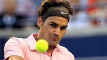 Federer supera a Llodra y se cita con Berdych