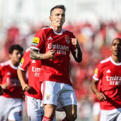 Grimaldo acaricia el título