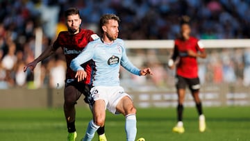 Óscar Mingueza, jugador del Celta, durante el partido contra el Athletic de Bilbao en Balaídos.