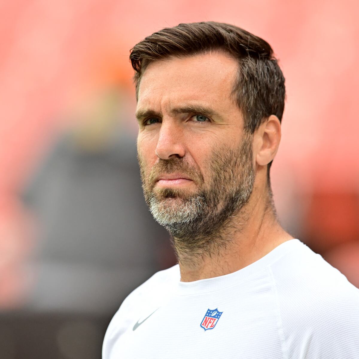 Ice-cold Joe Flacco reacts to beating out Shedeur Sanders - AS USA