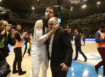 En 2016, la Copa del Rey se disput¨® en La Coru?a y el partido de la final enfrent¨® al Real Madrid ante el Herbalife Gran Canaria. Ganaron los blancos por 81-85. Supon¨ªa el tercer t¨ªtulo consecutivo.