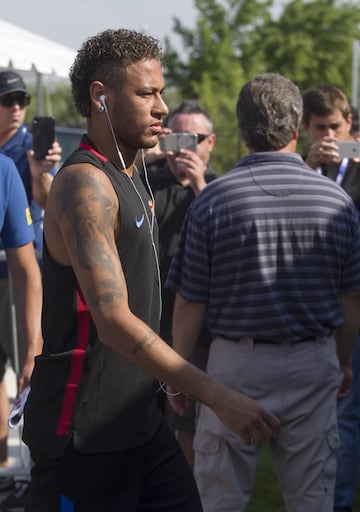 Neymar was in the spotlight during Barcelona's first training sessions of their US tour. The Brazilian is rumoured to have agreed a move to PSG but despite that, he was his usual smiling self as he trained with the rest of the squad in New Jersey on Thurs