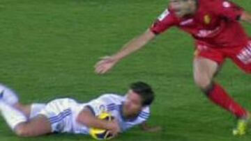 Otra baja en el Madrid: Xabi Alonso vio la quinta amarilla