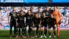 Los jugadores del Celta posan en formación durante los prolegómenos del partido disputado contra la Real Sociedad en San Sebastián.