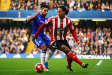 Falcao es titular en Inglaterra antes de sumarse a la Selección Colombia que debuta este jueves en las Eliminatorias al Mundial 2018.