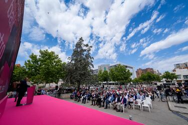 Un momento del acto de la inauguración de la estatua de Andrés Iniesta. 