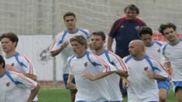 <b>A PUNTO.</B> La selección realizó el último entrenamiento en Las Rozas, donde Aragonés dejó claro el once titular ante Canadá.