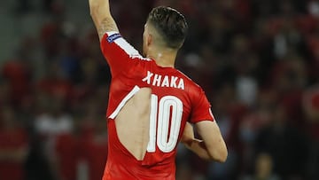 Cinco camisetas rotas de Suiza y el balón reventado por un taco