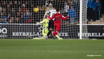 El segundo gol del Cartagena llegó tras otro error defensivo del Racing de Ferrol.