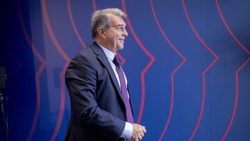 Laporta, a Tebas: "Que se abstenga de hacer comentarios sobre posibles fichajes del Barça"