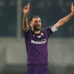 Valencia y Milán, a por Pezzella