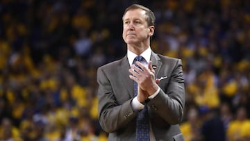 Lakers meet with coaching candidate Terry Stotts who is intrigued by Russell Westbrook