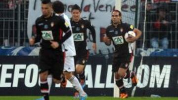 Rodríguez y Falcao anotaron ante el Vannes.