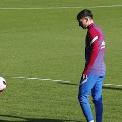 Esperando a Pedri y Ferran