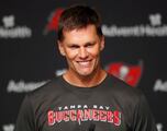 Tom Brady to keep year-to-year approach as career winds down