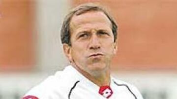 <b>CON DOS OBJETIVOS</b>. Víctor está en Suiza con el mono de trabajo, pero mantiene la mirada puesta en los fichajes que están por llegar.