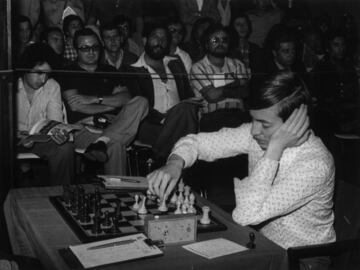 Anatoli Karpov consiguió en 1966 ser el maestro nacional más joven de la URSS con 15 años.