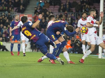 1-1. Luis Suárez marcó el gol del empate.