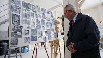 Federico Martín Bahamontes, ante unas fotografías que recorren su carrera deportiva.