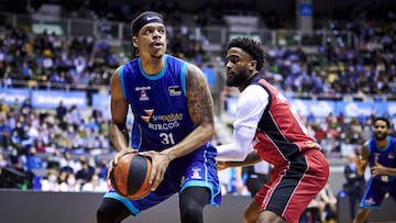 Jarell Eddie, ala-pívot del Hereda San Pablo Burgos, se prepara para lanzar ante el Casademont Zaragoza.